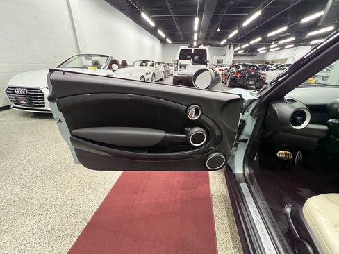 Used 2014 MINI Cooper S image 24