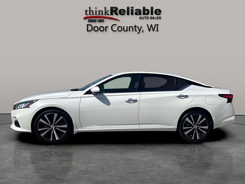 Used 2022 Nissan Altima 2.5 Platinum AWD/4WD image 2