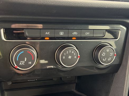 Used 2019 Volkswagen Tiguan S FWD image 16
