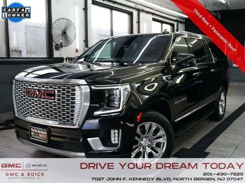 Used 2022 GMC Yukon XL Denali AWD/4WD image 1