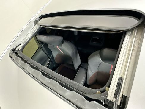 Certified 2024 Toyota Corolla SE w/ SE Package image 22