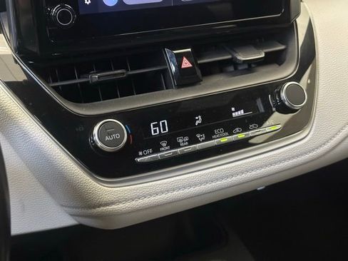 Used 2023 Toyota Corolla SE FWD image 29