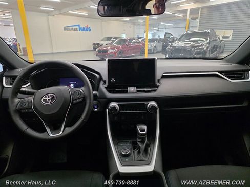 Used 2023 Toyota RAV4 SE w/ Convenience Package AWD/4WD image 32