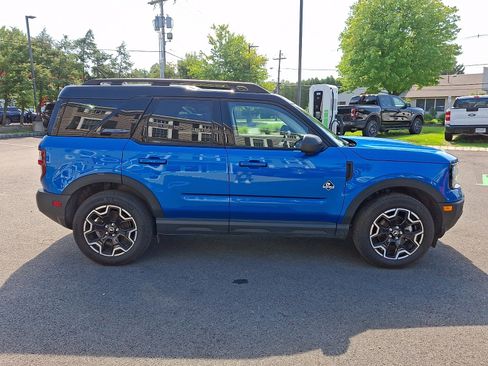 Certified 2025 Ford Bronco Sport Outer Banks w/ Outer Banks Tech Package+ AWD/4WD image 4