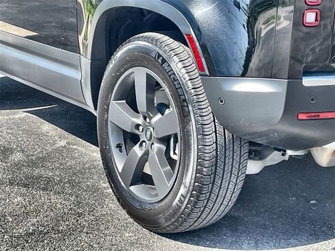 Certified 2023 Land Rover Defender 90 SE image 11