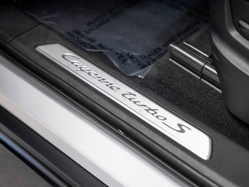 Used 2022 Porsche Cayenne Turbo S image 74