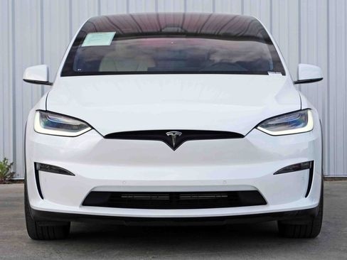 Used 2022 Tesla Model X Plaid image 7