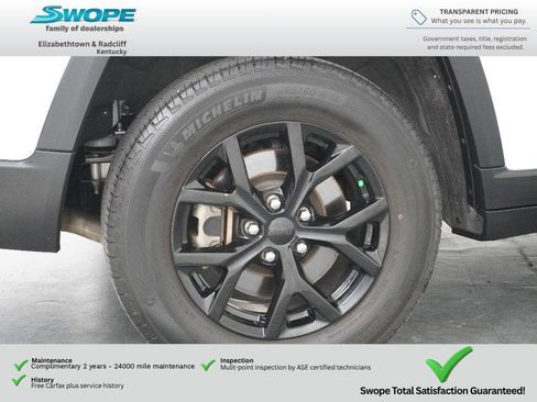 Used 2024 Jeep Grand Cherokee L Laredo AWD/4WD image 30