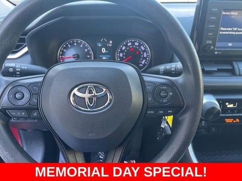 Used 2021 Toyota RAV4 LE FWD image 19