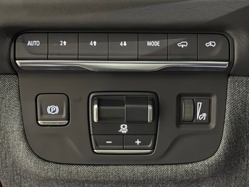 New 2025 Cadillac Escalade Premium Luxury Platinum AWD/4WD image 17