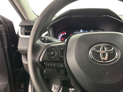 Used 2025 Toyota RAV4 XLE image 29