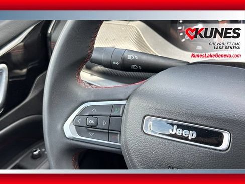 Used 2025 Jeep Compass Trailhawk AWD/4WD image 26