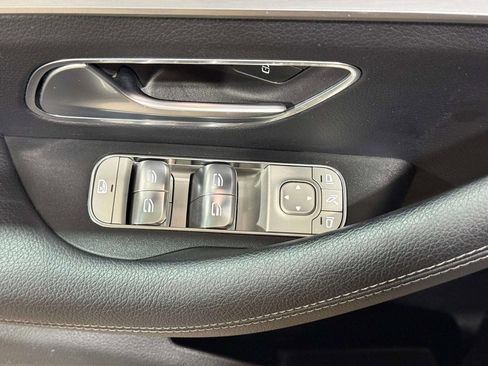 Used 2025 Mercedes-Benz GLS 450 4MATIC image 8