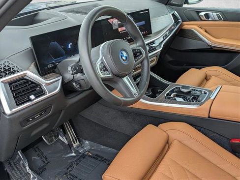 Used 2026 BMW X5 xDrive50e w/ M Sport Package image 10