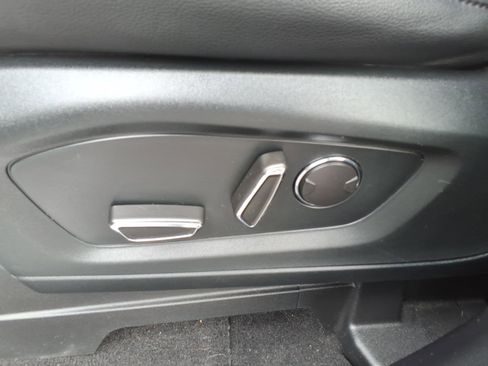 Used 2020 Ford Explorer Limited image 13