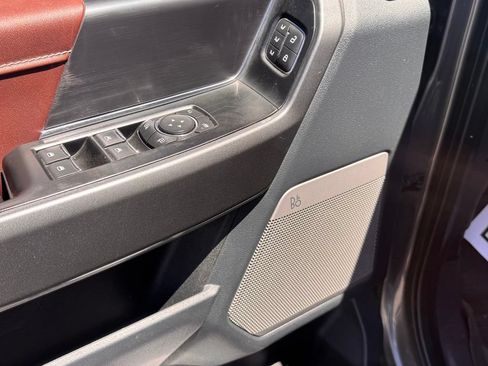 Used 2022 Ford F150 Lariat AWD/4WD image 9