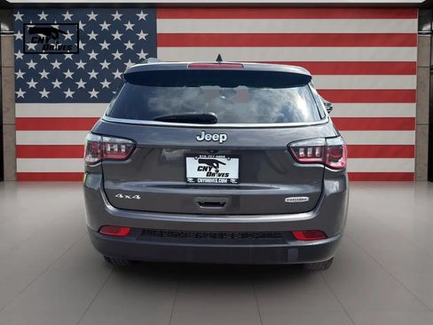 Used 2019 Jeep Compass Latitude AWD/4WD image 5