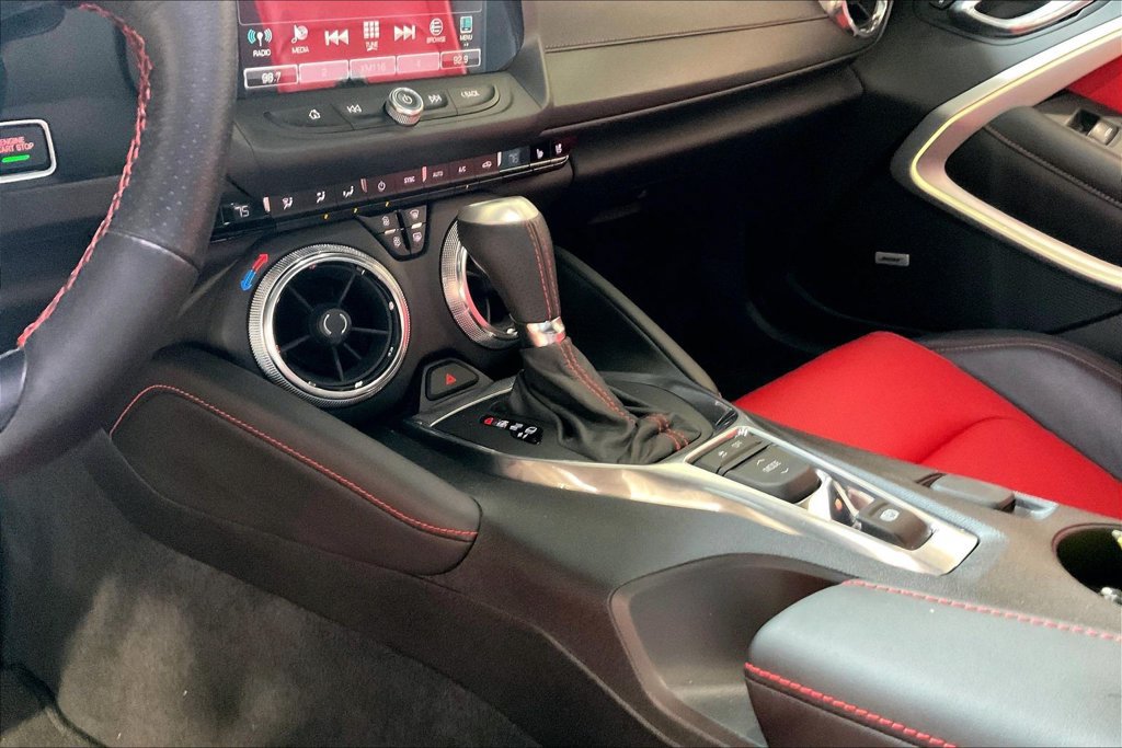 Used 2018 Chevrolet Camaro LT RWD image 11