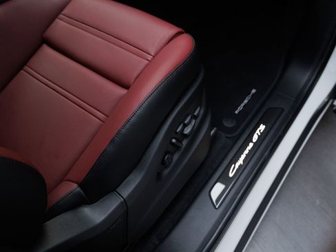 Certified 2026 Porsche Cayenne GTS AWD/4WD image 41