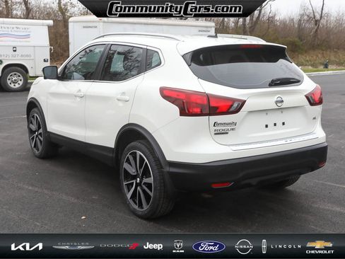 Used 2018 Nissan Rogue Sport SL w/ SL Premium Package image 5