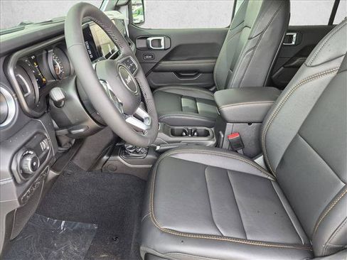 New 2026 Jeep Wrangler Unlimited Sahara AWD/4WD image 15