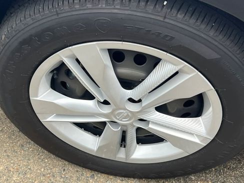 Used 2024 Nissan Kicks S image 21