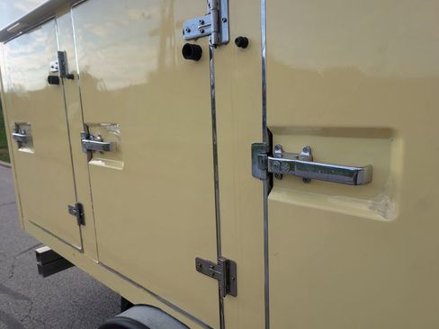 Used 2019 Ford E-450 and Econoline 450 Super Duty w/ Power Windows & Locks Group image 36