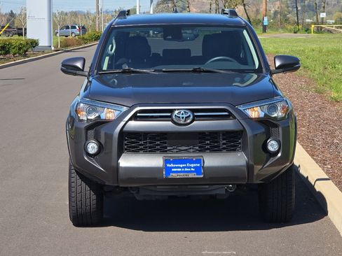 Used 2020 Toyota 4Runner SR5 Premium AWD/4WD image 8