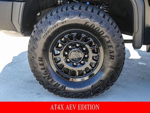 Used 2024 GMC Sierra 2500 AT4X w/ AT4X AEV Edition AWD/4WD image 9