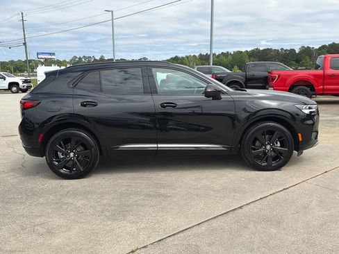 Used 2022 Buick Envision Essence w/ Sport Touring Package FWD image 4