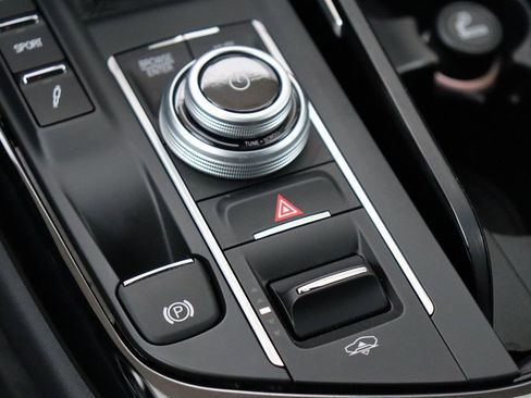 Used 2022 Maserati Levante Modena image 36