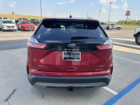 Used 2024 Ford Edge SEL w/ Convenience Package AWD/4WD image 4