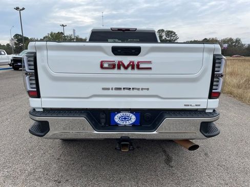 Used 2022 GMC Sierra 2500 SLE w/ SLE Convenience Package image 4