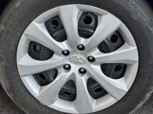 Used 2024 Toyota Corolla LE FWD image 8