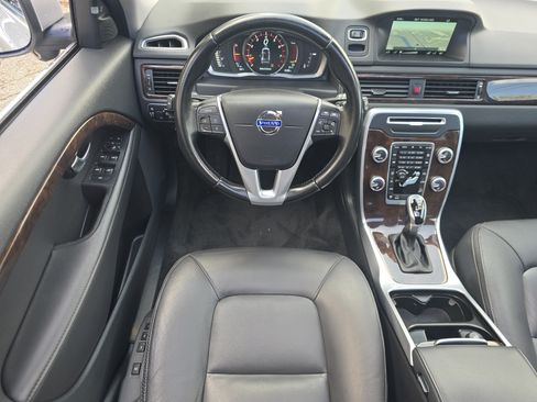 Used 2015 Volvo XC70 T6 w/ Proximity Package AWD/4WD image 22