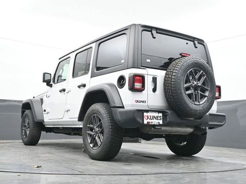 Used 2025 Jeep Wrangler Unlimited Sport AWD/4WD image 48
