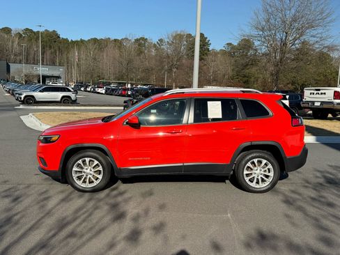 Used 2021 Jeep Cherokee Latitude image 2