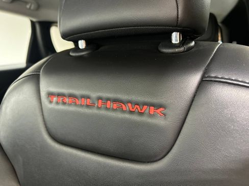 Used 2020 Jeep Cherokee Trailhawk w/ Cold Weather Group AWD/4WD image 20