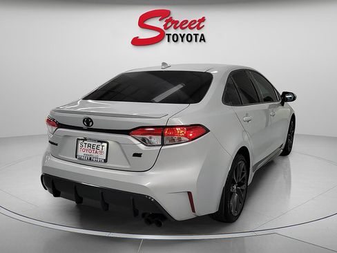 Used 2026 Toyota Corolla SE FWD image 4