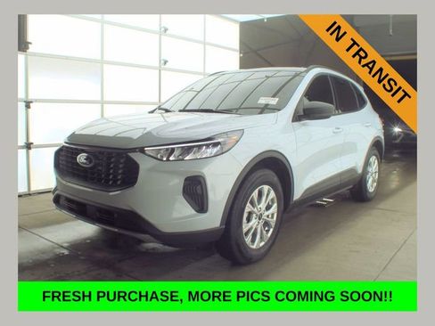 Used 2025 Ford Escape Active w/ Cold Weather Package image 1