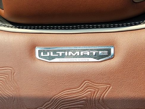 Used 2023 GMC Yukon Denali Ultimate AWD/4WD image 15