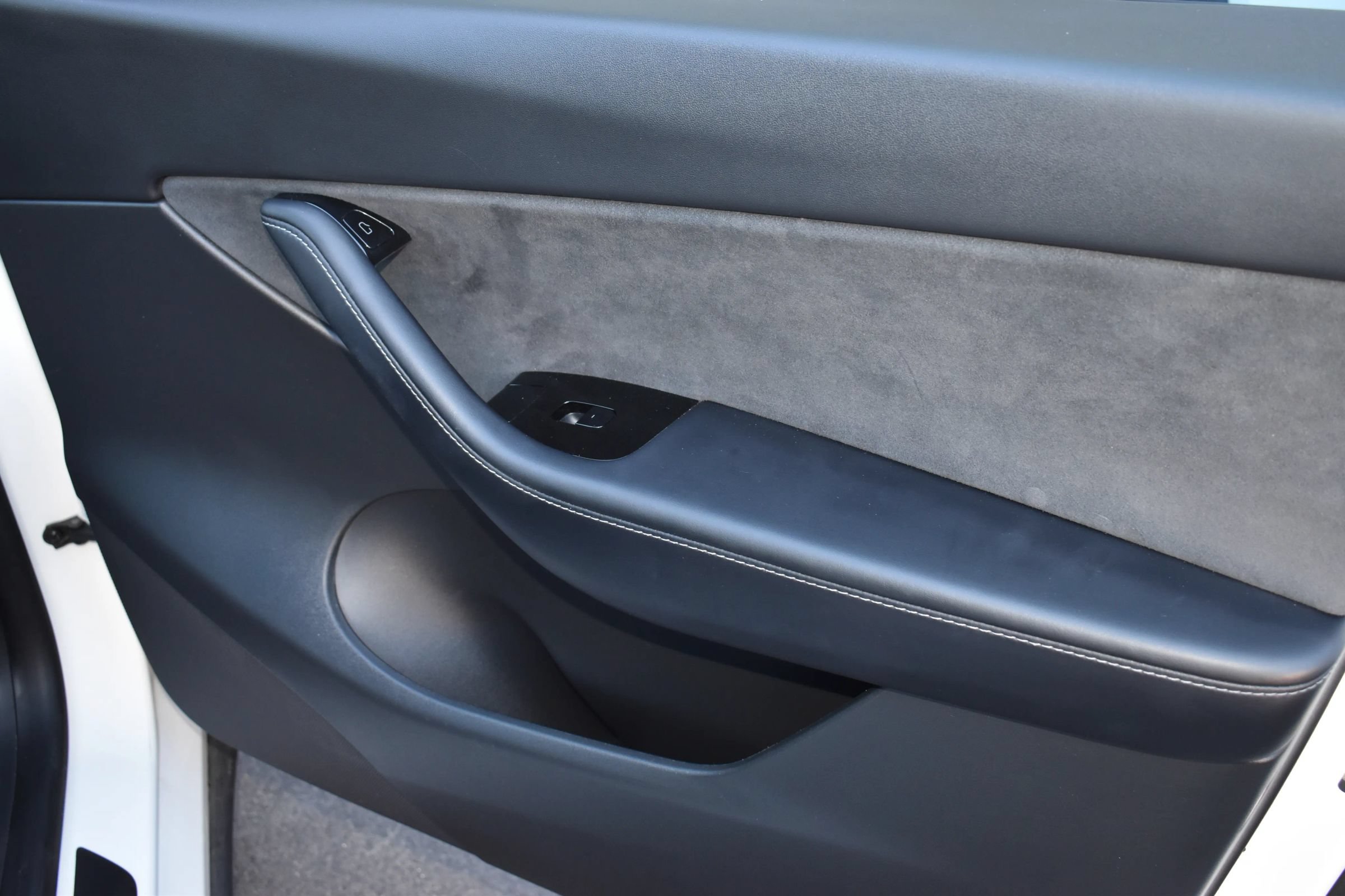 Used 2021 Tesla Model Y Long Range AWD/4WD image 16