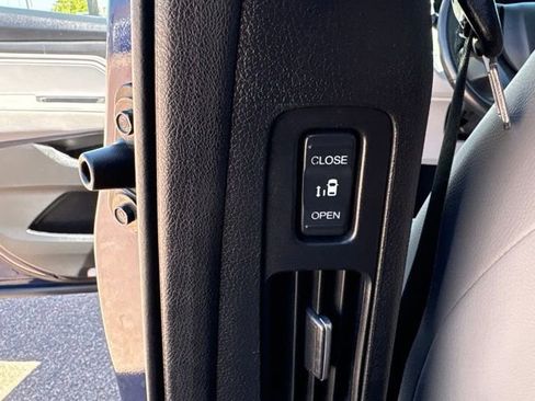 Used 2022 Honda Odyssey EX-L image 29