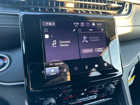 New 2025 Jeep Grand Cherokee Laredo X w/ Luxury Tech Group I AWD/4WD image 19