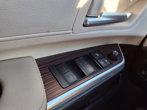 Used 2024 Toyota Sienna XLE image 22