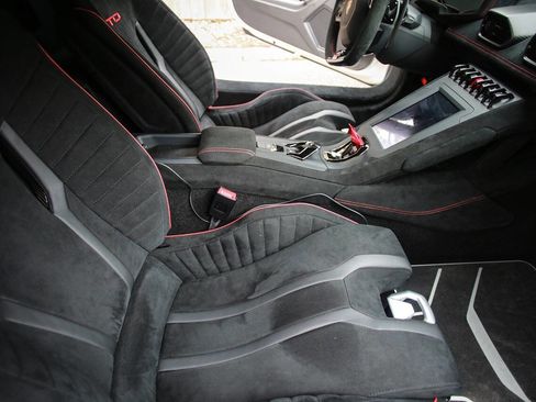 Used 2023 Lamborghini Huracan STO RWD image 31
