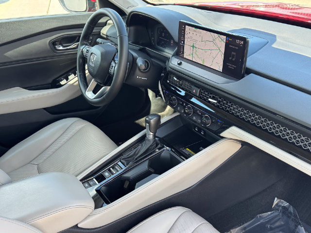 Used 2024 Honda Accord Touring image 9