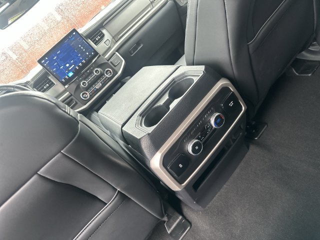 Used 2024 Ford Expedition XLT AWD/4WD image 24