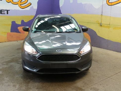 Used 2018 Ford Focus SE image 3