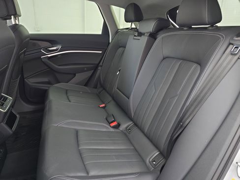 Certified 2023 Audi e-tron Premium Plus w/ Premium Plus Package AWD/4WD image 14